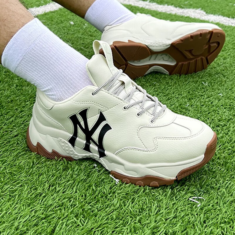 美职棒（MLB）官方 鞋子男 休闲运动低帮小白鞋23新款老爹鞋 3ASHBNA3N-50CRS 纽约洋基队/奶油色/建议拍大一码 265/42怎么看?