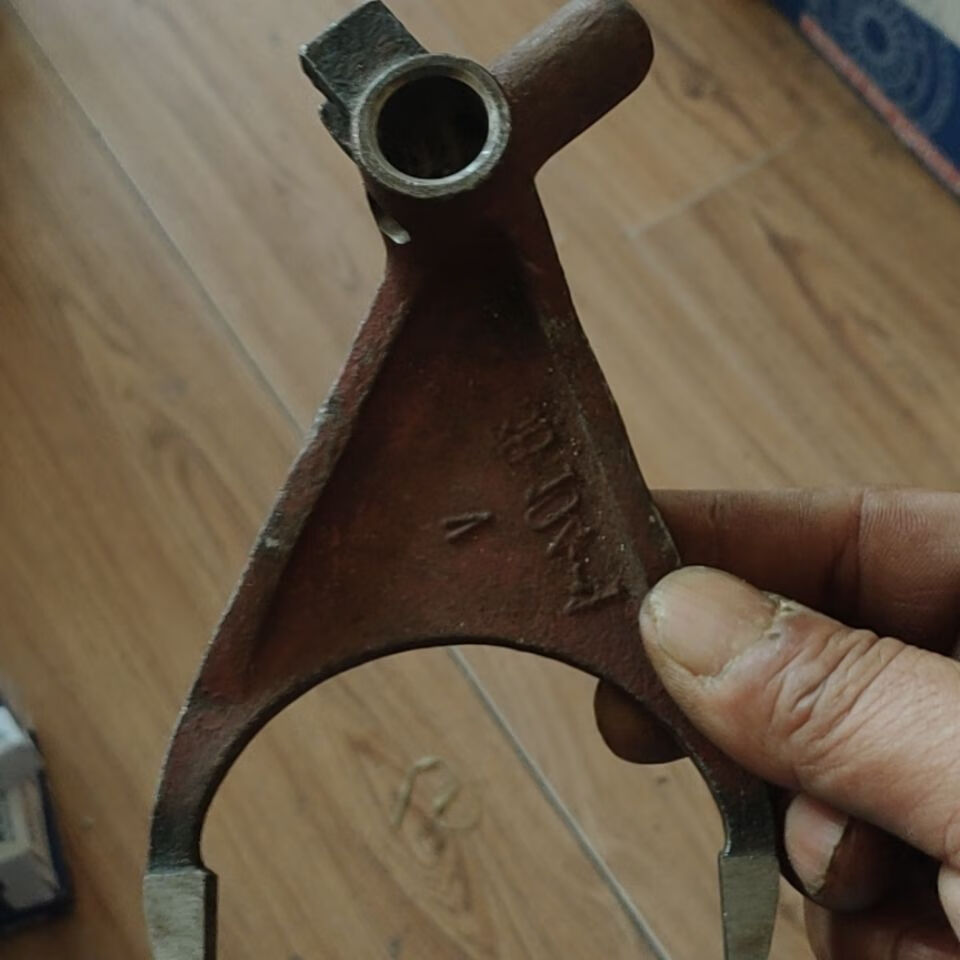 妥大师常州东风农机454/484/504/554-3拖拉机动力输出拨叉