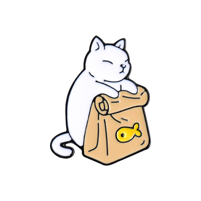 猫咪和小鱼干胸针可爱日系金属徽章创意背包配饰情侣一对饰品勋章 xz
