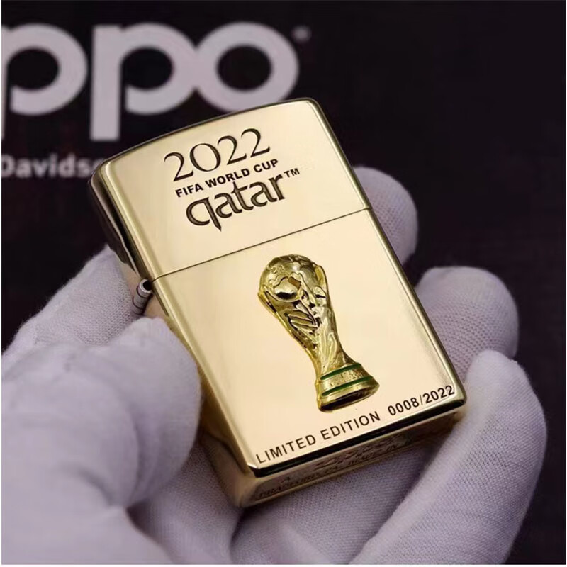 zippozipo打火机卡塔尔世界杯足球纪念球迷铜盔甲贴章煤油男士礼物