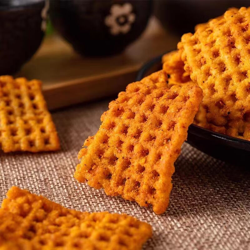 太阳锅巴花椒香麻辣零食办公室追剧休闲膨化食品一整箱批发15g 麻辣味