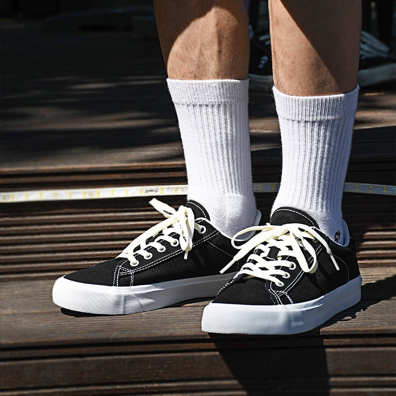 极路客春季新款小白鞋情侣款百搭帆布鞋透气休闲鞋减震滑板鞋 黑白色 43