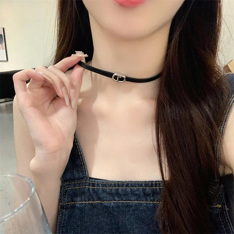 轻奢小众黑色绳项链女感锁骨链颈链颈带脖子配饰品项 颈链