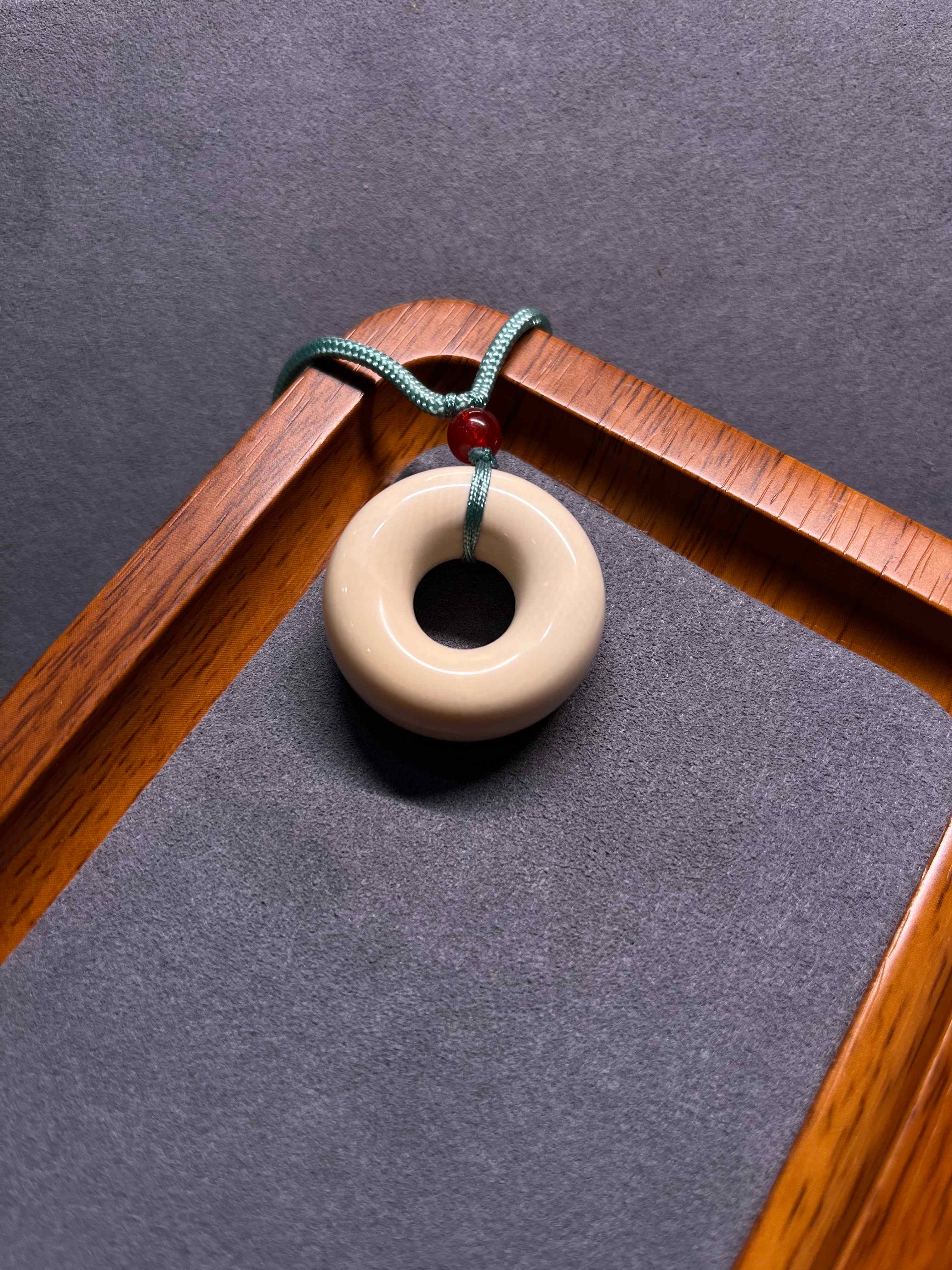 悠福猛犸象牙平安扣纹冰料小吊坠甜甜圈面包圈挂件手把件跑环圈 直径