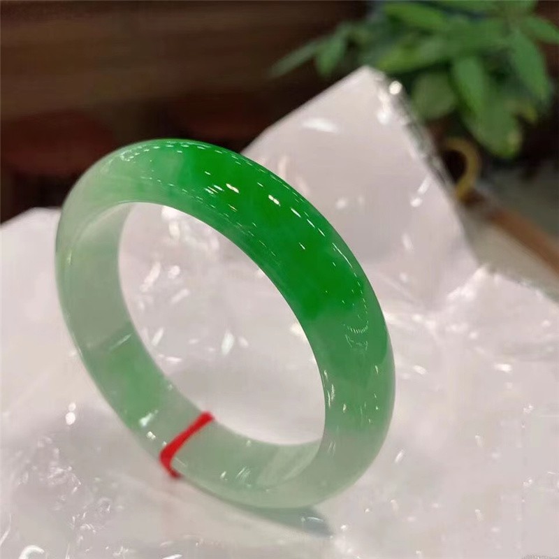 翡翠手镯历史价格查找|翡翠手镯价格比较