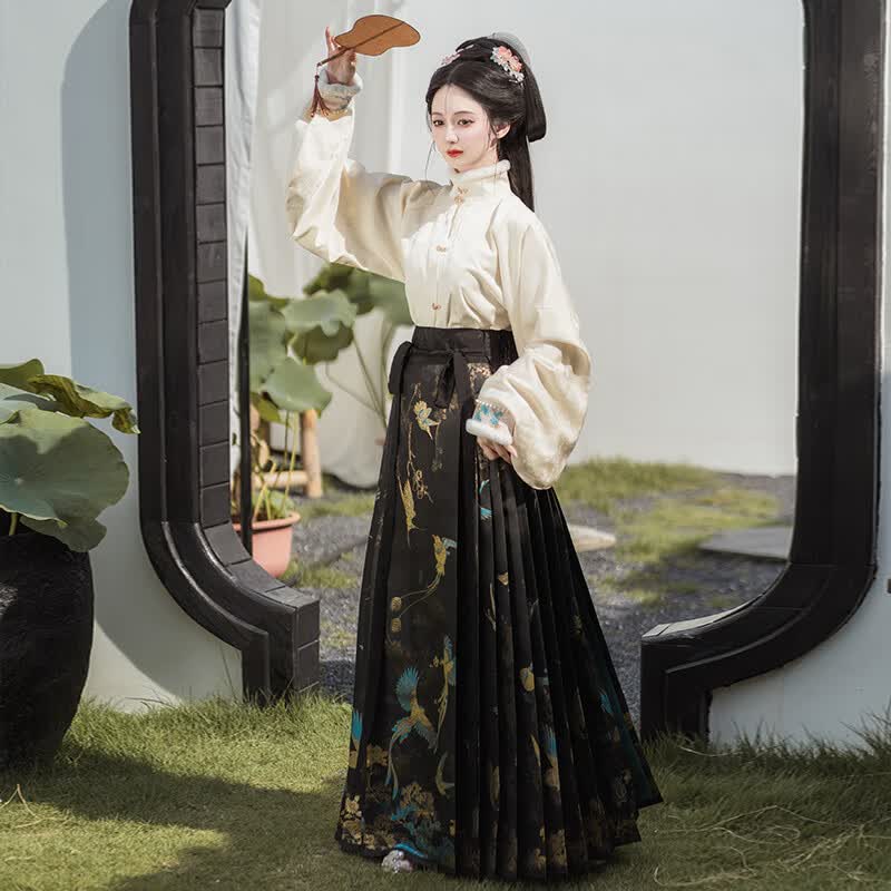 钟灵记百鸟朝凤 加绒对交穿外套立领对襟短袄百鸟织金马面裙明制 黑色马面裙一件预售45天 M高性价比高么？