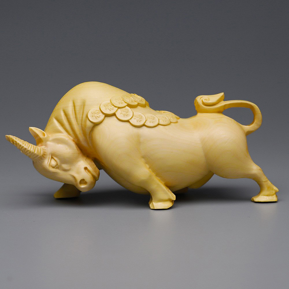 金钱如意牛气冲天运势如虹金牛工艺品 黄杨木铜钱牛摆件 约13*6*5cm