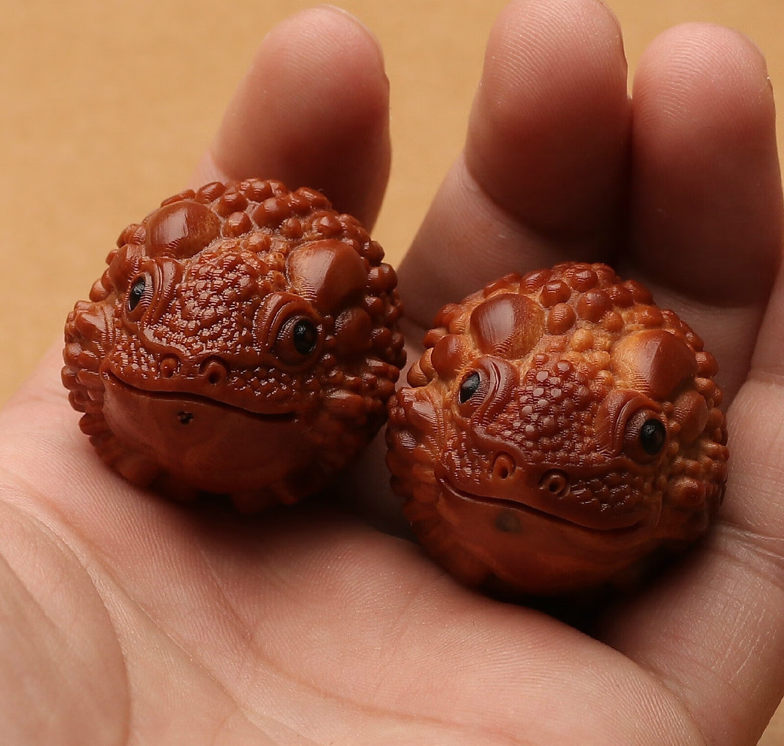 碧允雕刻核桃印尼大橄榄核手工貔貅男手把件金蟾财神龙龟手揉球文玩