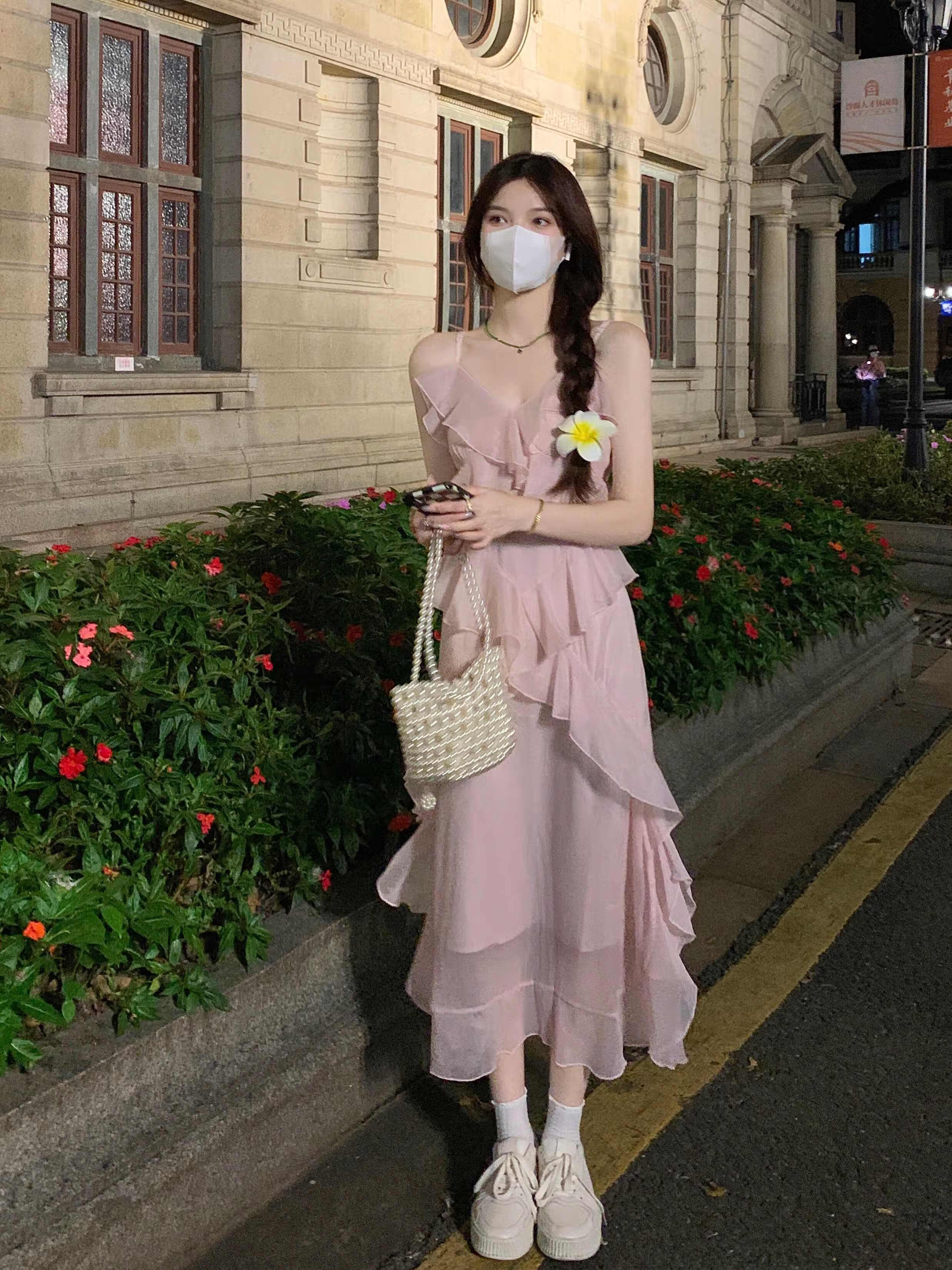 君芳雅法式粉色荷叶边吊带连衣裙女夏季新款高级感甜美收腰气质仙女