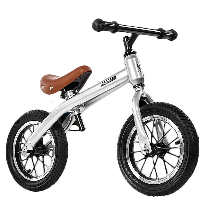 小探险家 儿童平衡车 滑步车 儿童无脚踏单车 宝宝滑行车平衡车 小孩2-6岁两轮 2号银色（赠打气筒）