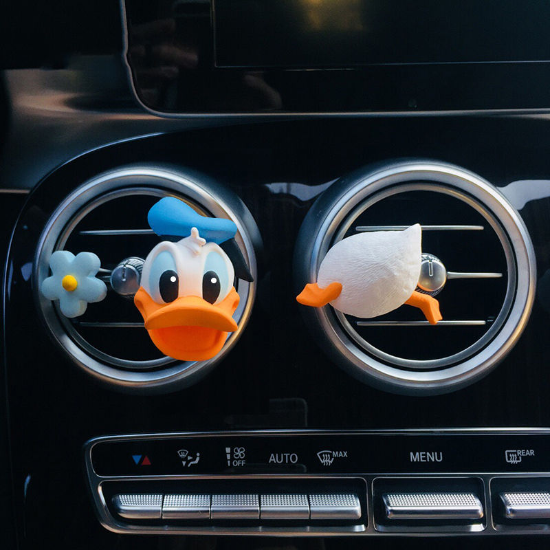迪加倫 卡通車載香水車內(nèi)飾品唐老鴨汽車擺件香薰可愛車通用出風(fēng)口車飾 唐老鴨套裝