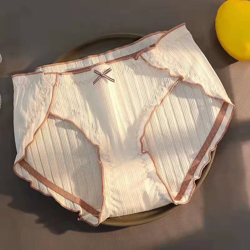 内裤女中腰舒适少女日系学生女士运动无痕透气三角底裤短裤头 白色 M