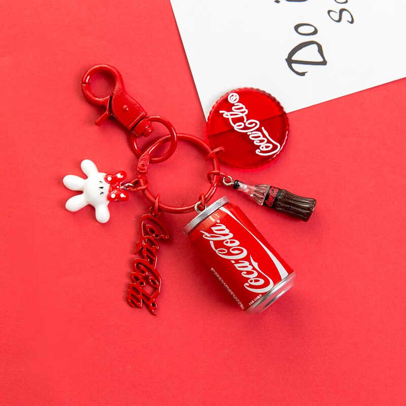 2023新款仿真可口可乐红色钥匙扣可乐瓶爱心礼物挂饰书包挂件合金 红色可乐瓶+领结