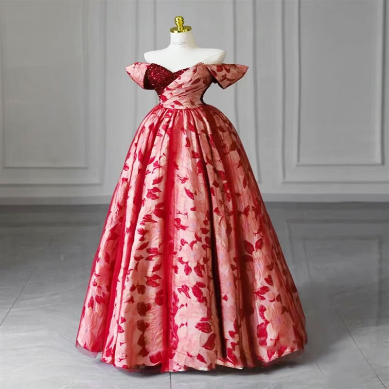 新娘轻婚纱抹胸一字肩敬酒服感晚礼服新娘红色轻婚纱结婚订婚裙 图片