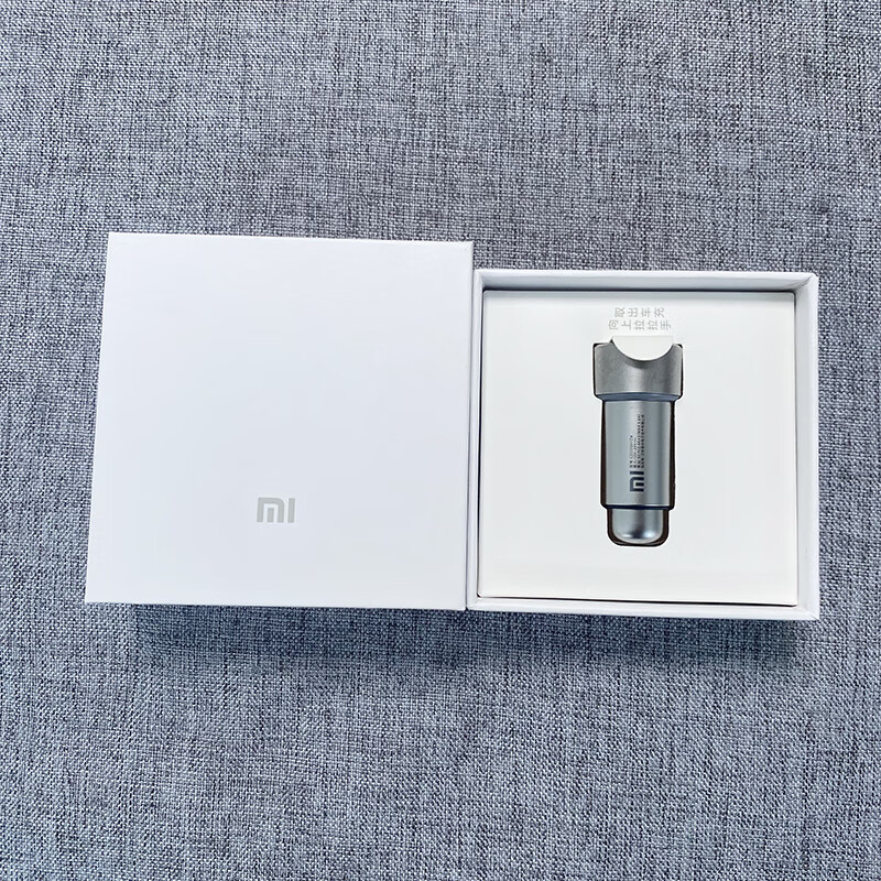 小米(mi)小米车载充电器快充版36w多功能usb输出汽车点烟器一拖二双口