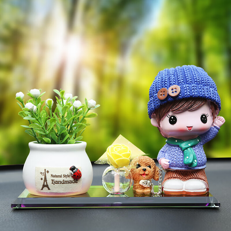 车载高档可爱摇摆男女卡通装饰大全 牵小狗浪漫男孩 吉祥果[彩底香