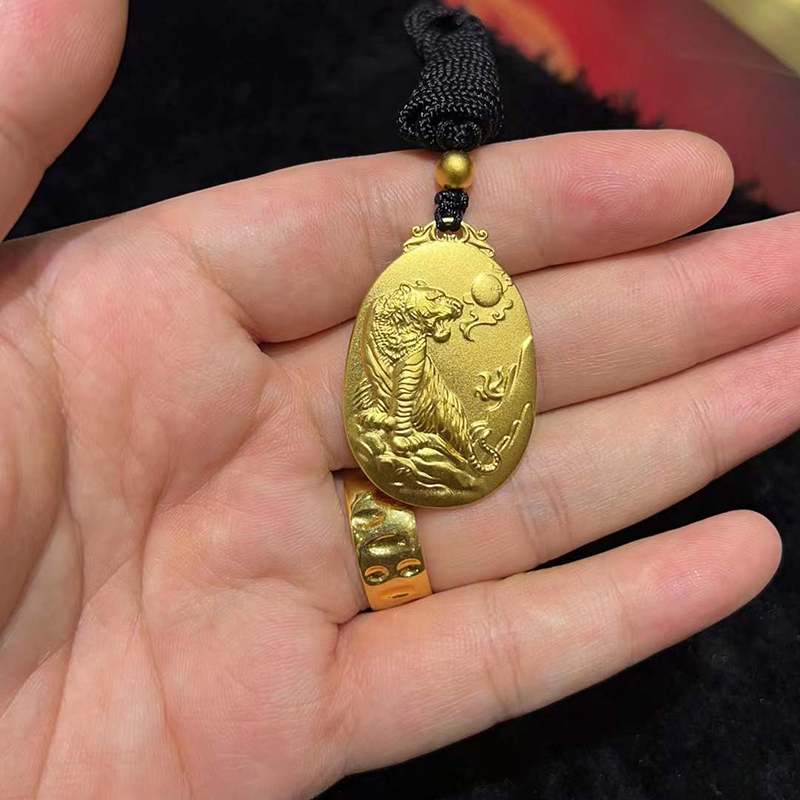 金喜晟 黄金吊坠男生肖虎牌古法实心黄金足金999男士黄金 【定制】
