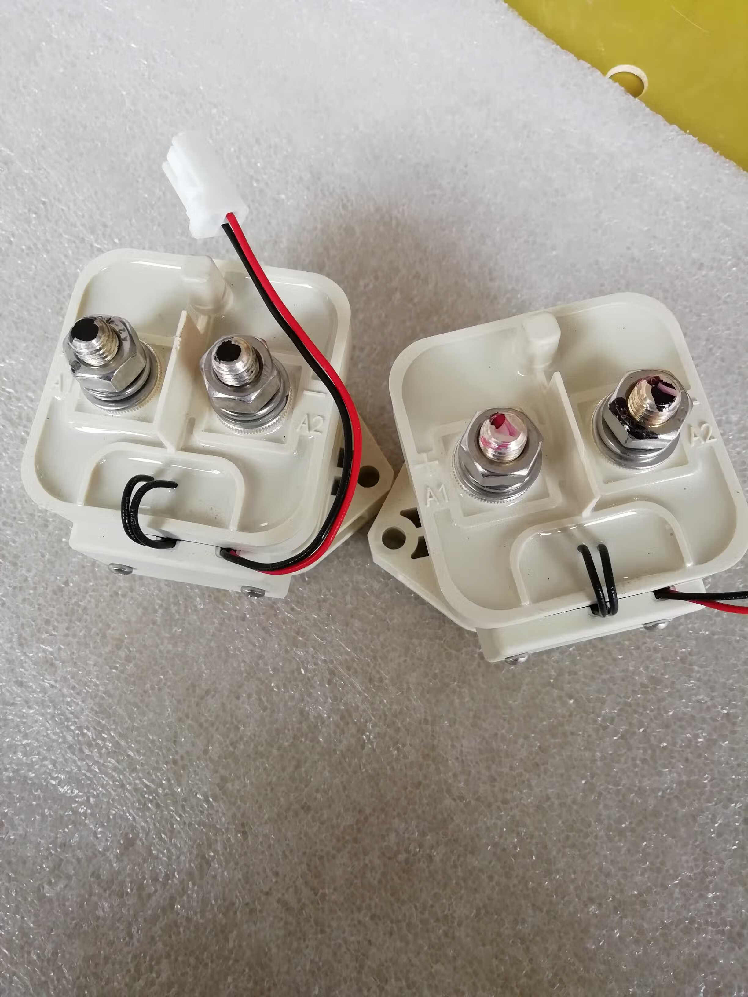 二手贵州振华群英高压直流接触器线圈9-36dc触点750v250a 白色