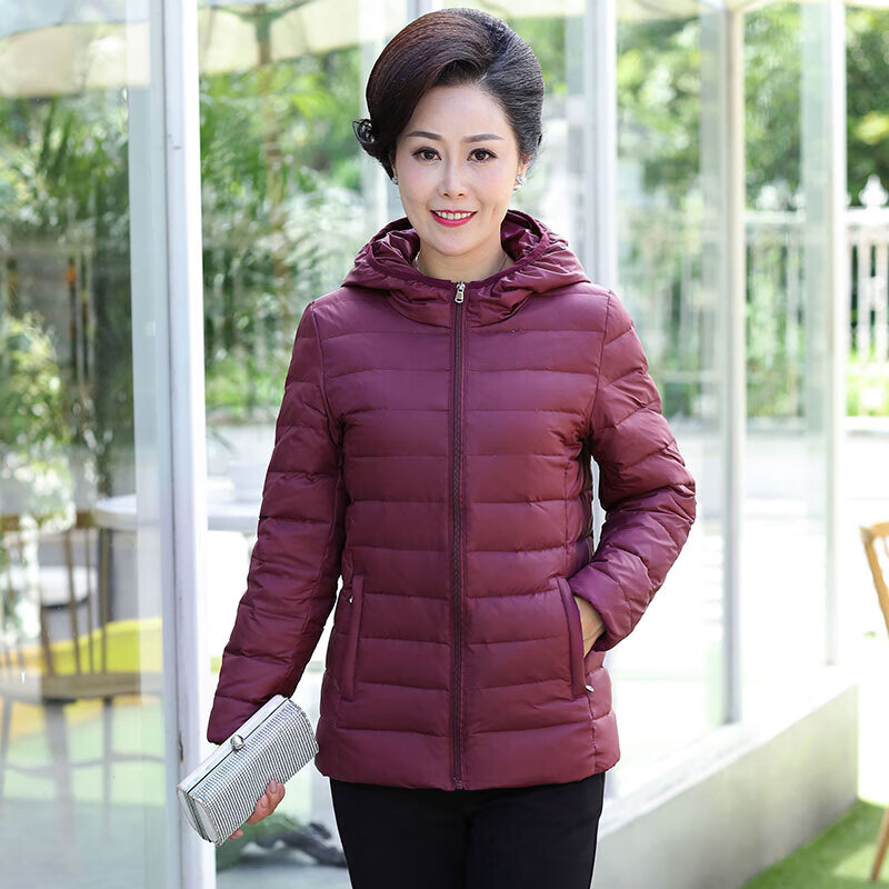 歌珀尼胖老太太特大码羽绒服中老年轻薄款羽绒服女连帽短款妈妈羽绒