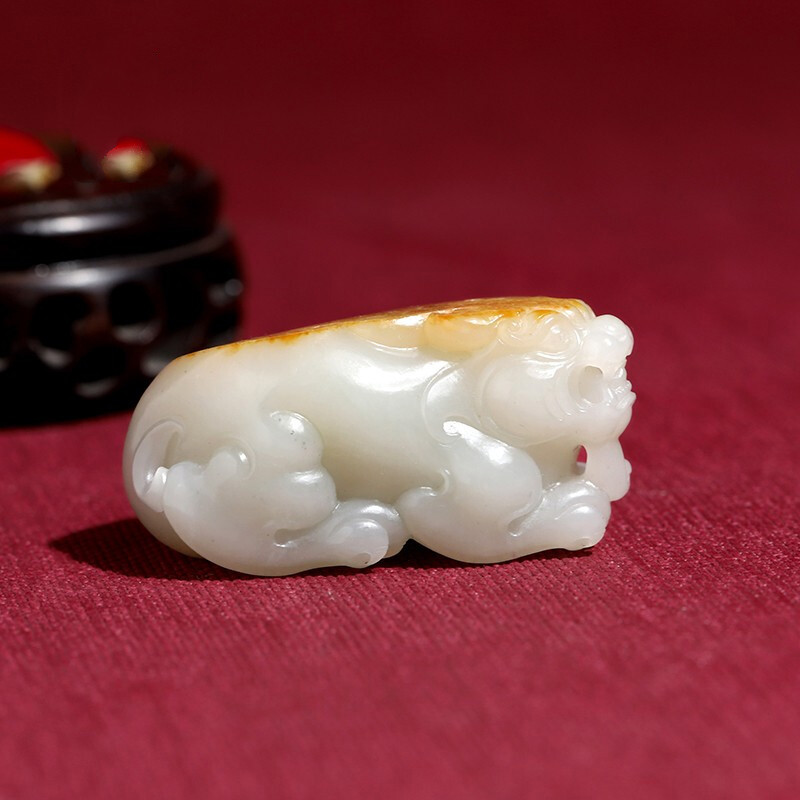 古珍 御石坊新疆和田玉籽料白玉苏工精雕立体雕刻洒金皮貔貅玉吊坠把