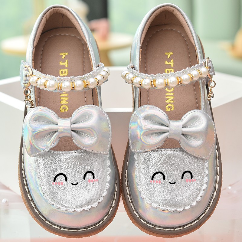 卜丁女童皮鞋春季2023新款春秋玛丽珍鞋儿童公主单鞋软皮银色四季童鞋 银色996  30码内长约19.4cm高性价比高么？