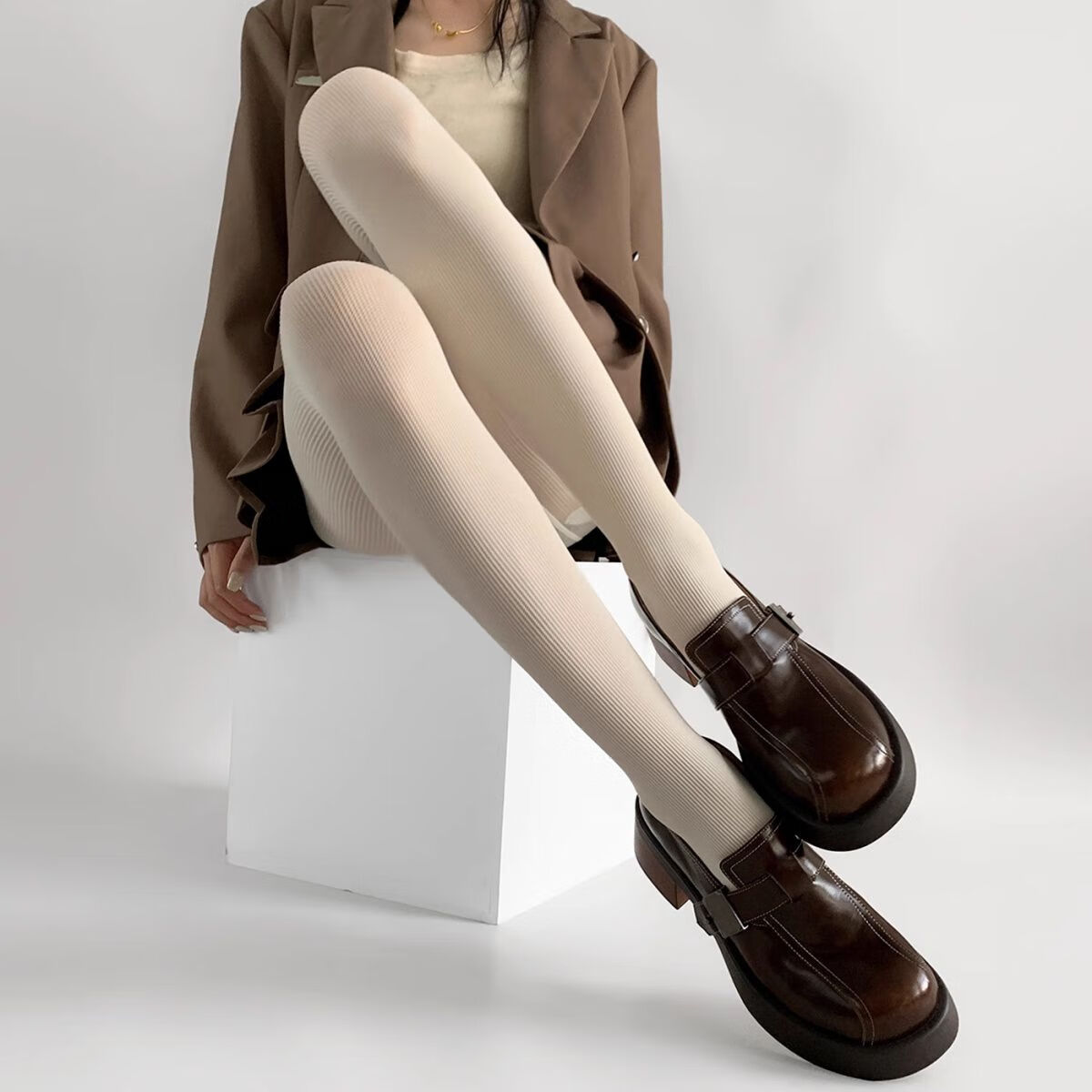 浪莎秋冬天鹅绒柔软外穿奶白针织打底裤袜高腰显瘦日韩少女连裤袜 奶