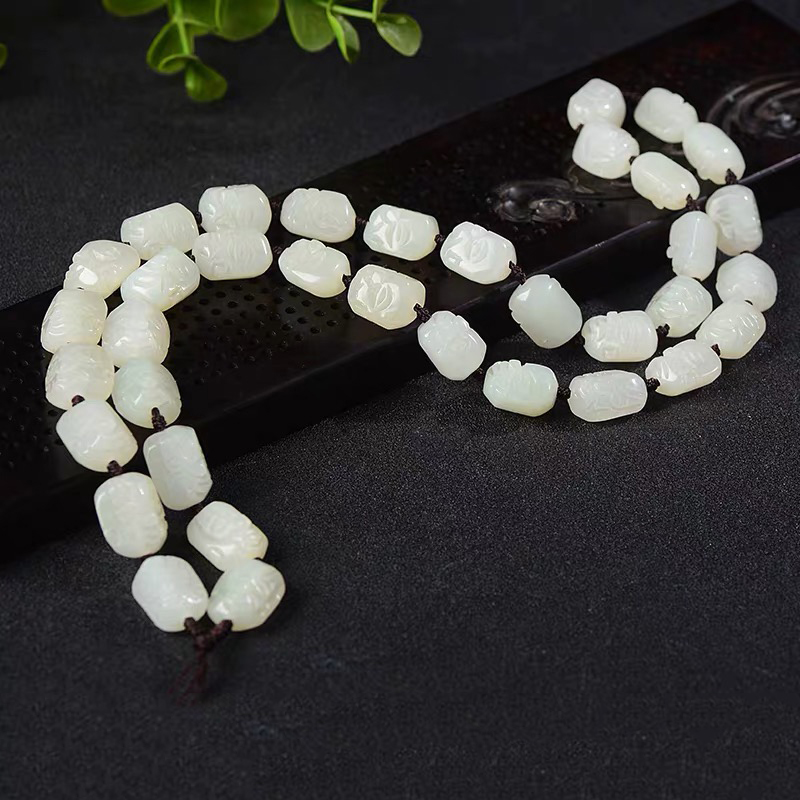 靳钰晨 和田玉珠链白玉碧玉十八罗汉吊坠挂绳男女款毛衣链 款式一