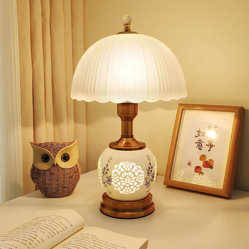 台灯卧室床头灯家用感复古简约中式轻奢陶瓷温 磨砂玻璃款式 三色调节