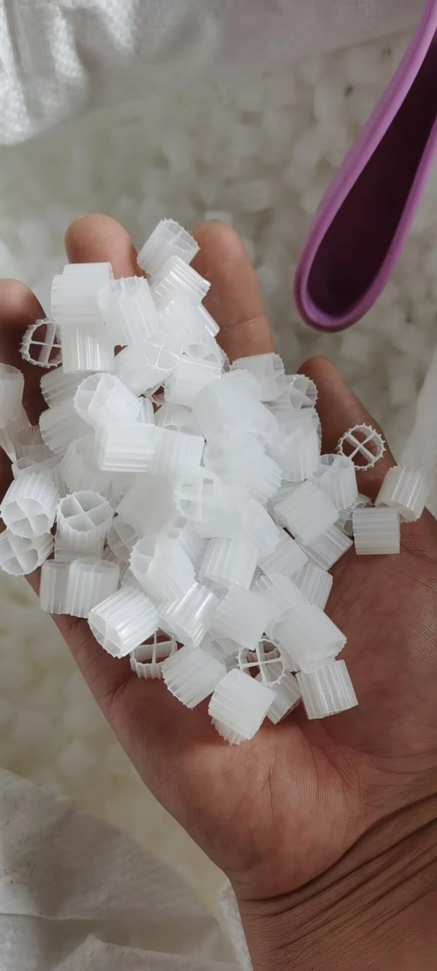 澳颜莱流化床mbbr填料k1k2k3悬浮污水处理过滤挂膜培菌滤材水妖精 k1