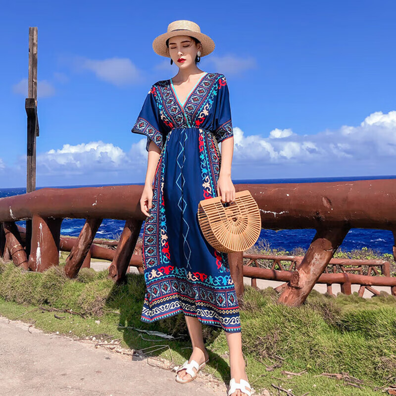 芬格顿云南少数民族服装女旅游拍照巴厘岛沙滩裙大码胖mm海边度假