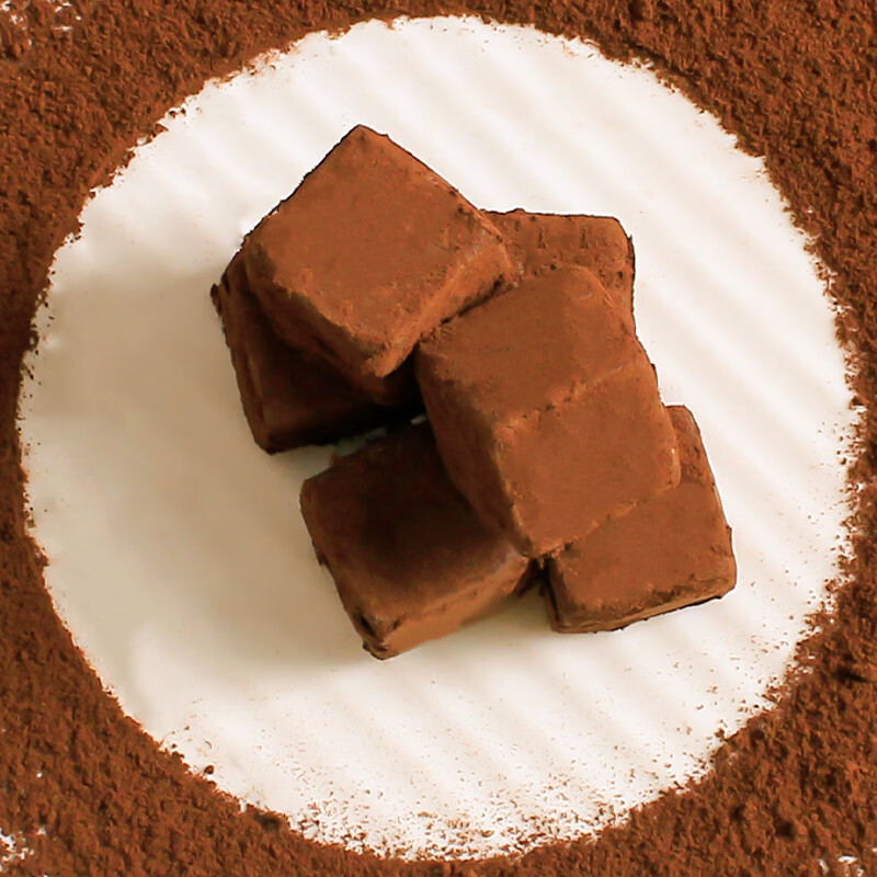 金语72%方形巧克力糖纯香可可脂婚庆伴手礼物榛果配女友生日零食