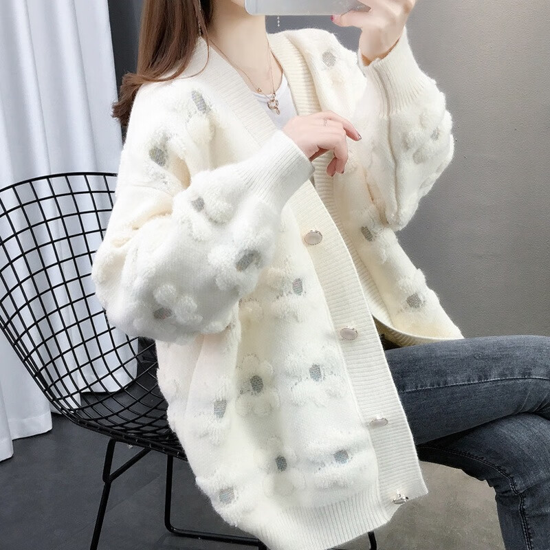 春秋很仙的针织开衫女撞色宽松外穿2023新款毛巾绣勾花毛衣女外套 白色 均码怎么看?