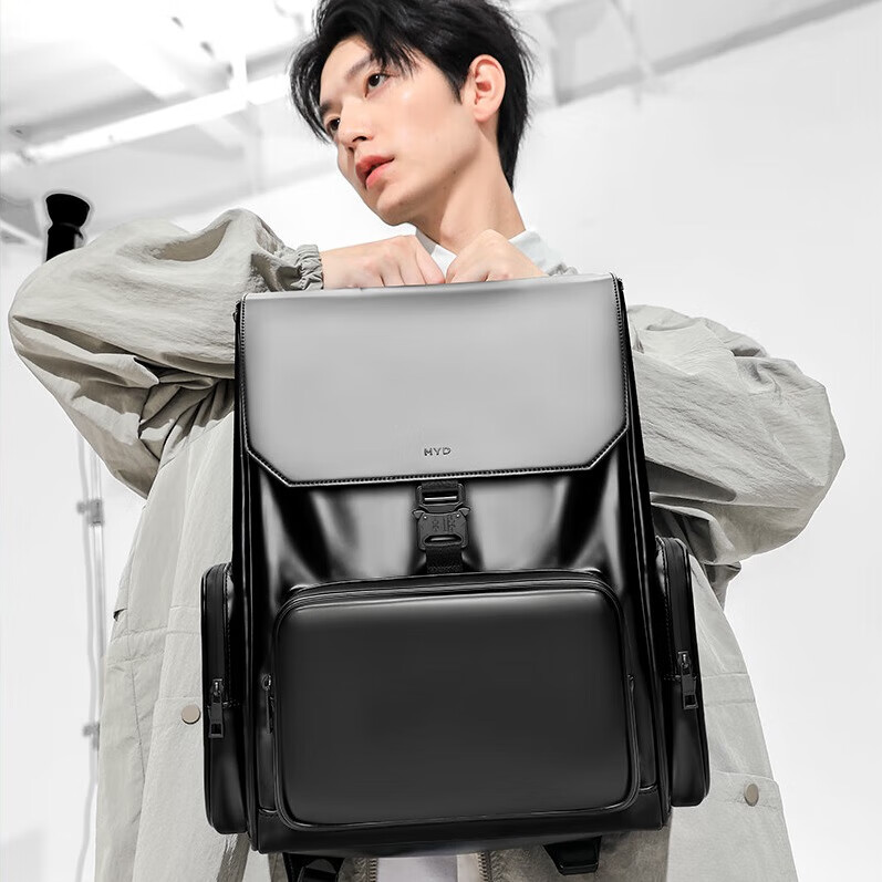 myd出差双肩包男士背包大容量旅行包双肩背包商务通勤电脑包防泼水