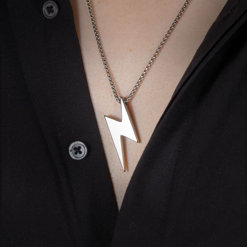 飒雅(saya)闪电男项链时尚n字高级感挂坠男士锁骨链男友生日礼物男生