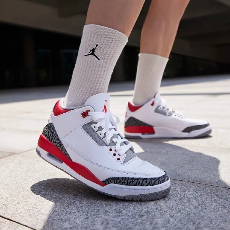 nike耐克 aj3白红火焰红春季耐磨包裹性中帮篮球鞋 aj3 白红火焰红