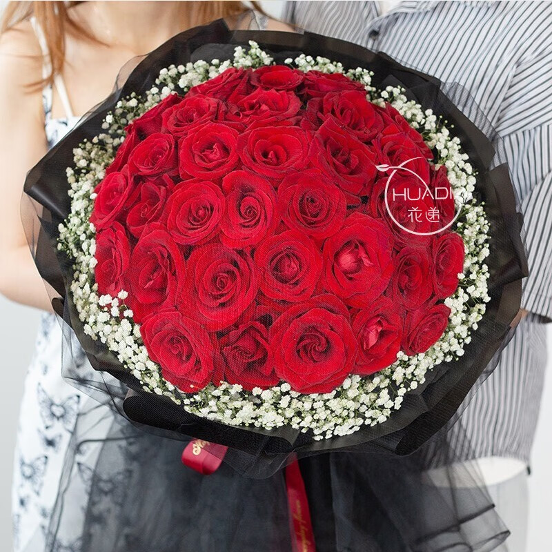 33朵玫瑰多少钱(33朵玫瑰多少钱一束)