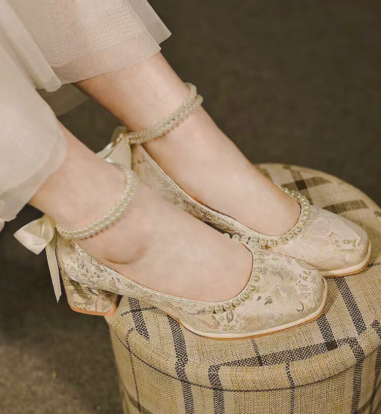 清丝坊穿旗袍搭配的鞋子中跟新中式民国风百搭春季高单鞋高鞋 米白色