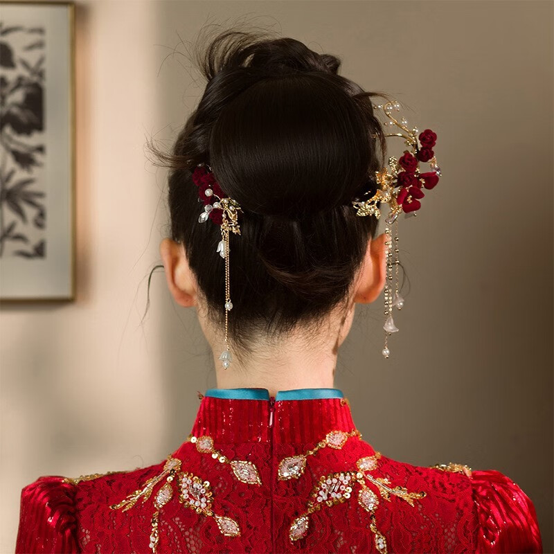 陌阡雪施华洛世奇皓新中式新娘结婚订婚流苏发簪古风搭配马面裙的汉服