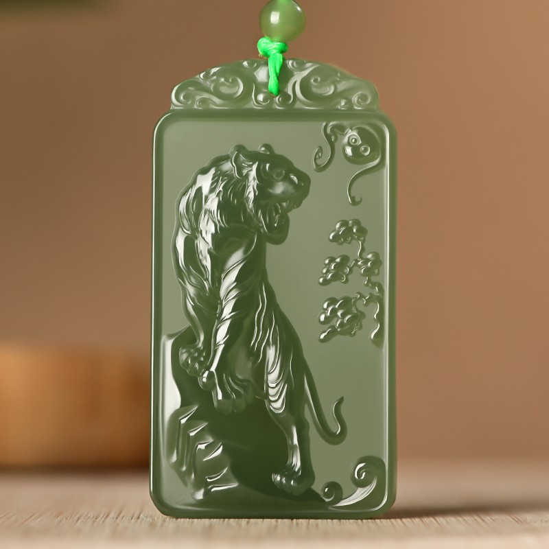 和玉情  和田玉虎牌吊坠 男女款晴水色生肖虎玉牌 玉石玉坠挂件 带