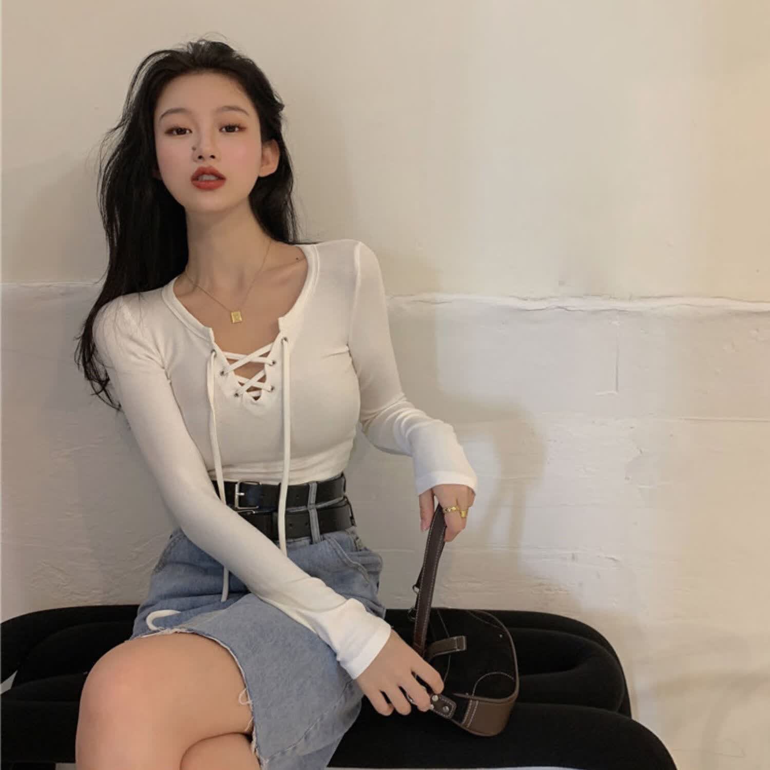 乔骏晟秋冬加绒长袖t恤女v领小心机锁骨上衣设计感内搭保暖洋气打底衫