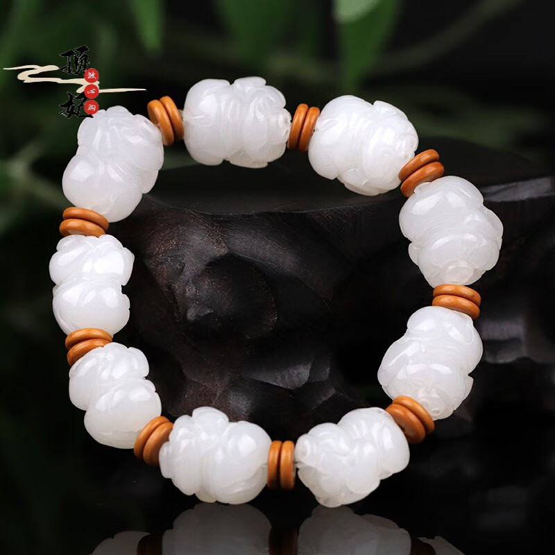 顶妃 新疆和田玉手串 羊脂白玉八宝手链 苏工精雕福猪男女款玉石手链