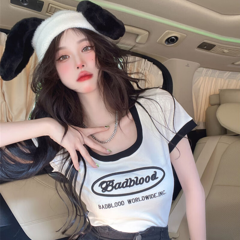 君芳雅辣妹短款上衣设计感小众短袖纯欲美式甜辣修身正肩白色t恤女