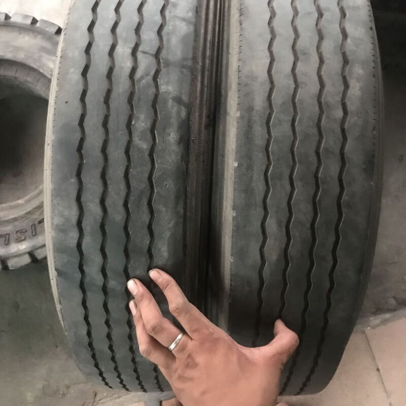 惠珍裕二手正新700 750 825r16货车全钢丝载重轮胎825 900 1000 1100