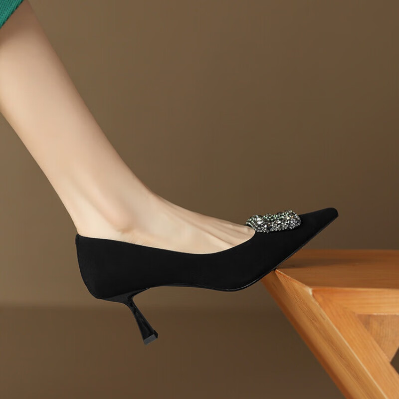 含蕊轻奢气质优雅金典黑细高跟鞋女尖头性感百搭浅口单鞋法式复古方扣