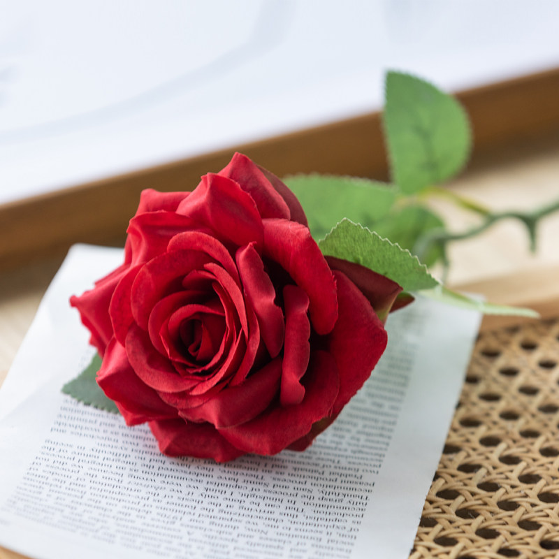 晴画 仿真玫瑰花单支假玫瑰花客厅装饰花绒布红玫瑰仿真花束绢布花 红