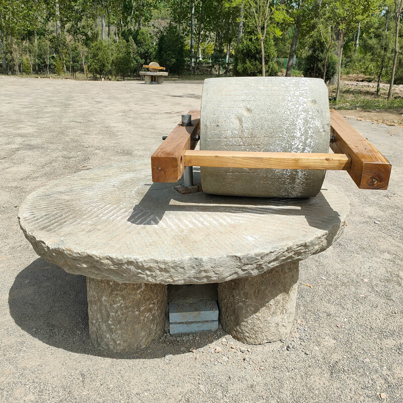 山头林村老式石碾子  老石碾子石磨碾盘旧石器农村石碾复古磨盘手推石