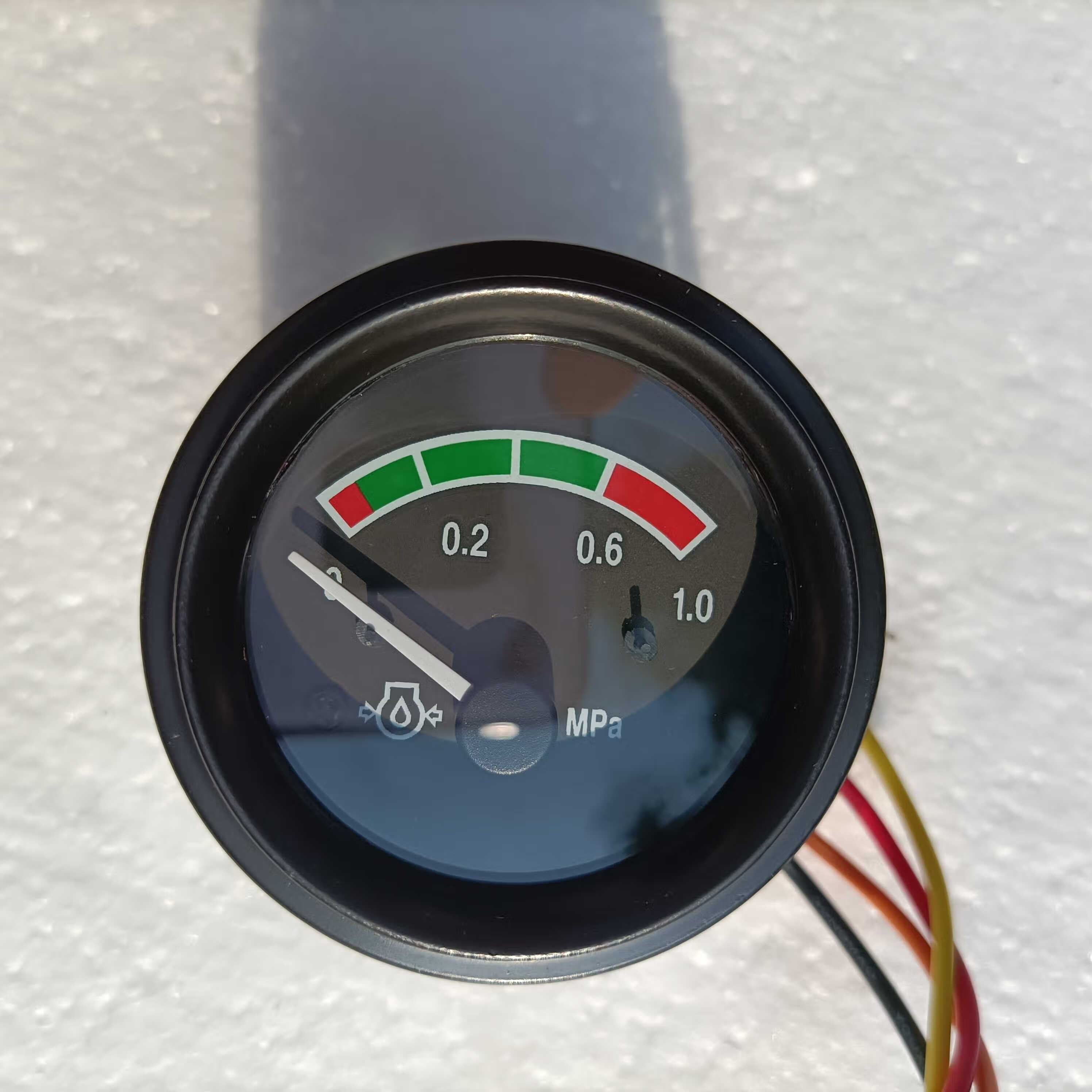 车用发动机油压力表电感电子指针式油压表12v24v工程车油箱压力表