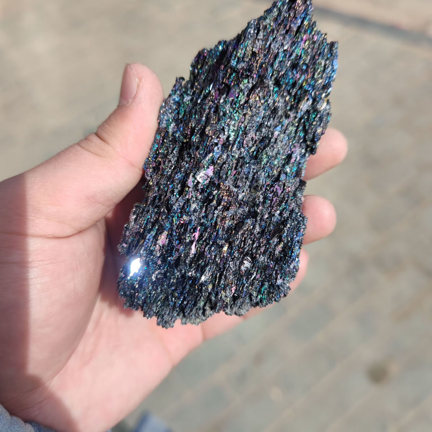 七彩石摆件碳化硅标本造景装饰彩水晶矿石工艺品批发 优质七彩矿原石