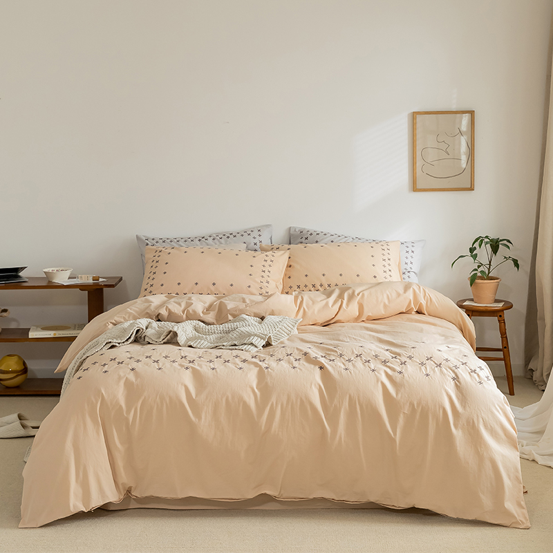 钱皇蚕丝被四件套 钱皇 秋叶 100水洗棉四季款四件套 星宇/冰驼 220