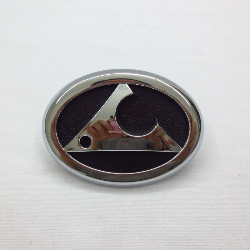 适用于猎豹飞腾中网标车头标志cfa6400前标车头豹头标h77车标中网标
